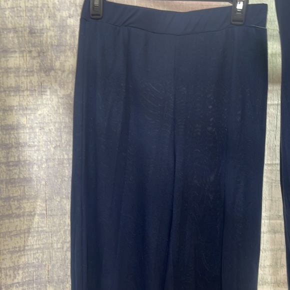 - Brand new with tags Woman’s Madison Park - Signature 2pc Lounge Set. Siz… - Picture 8 of 16